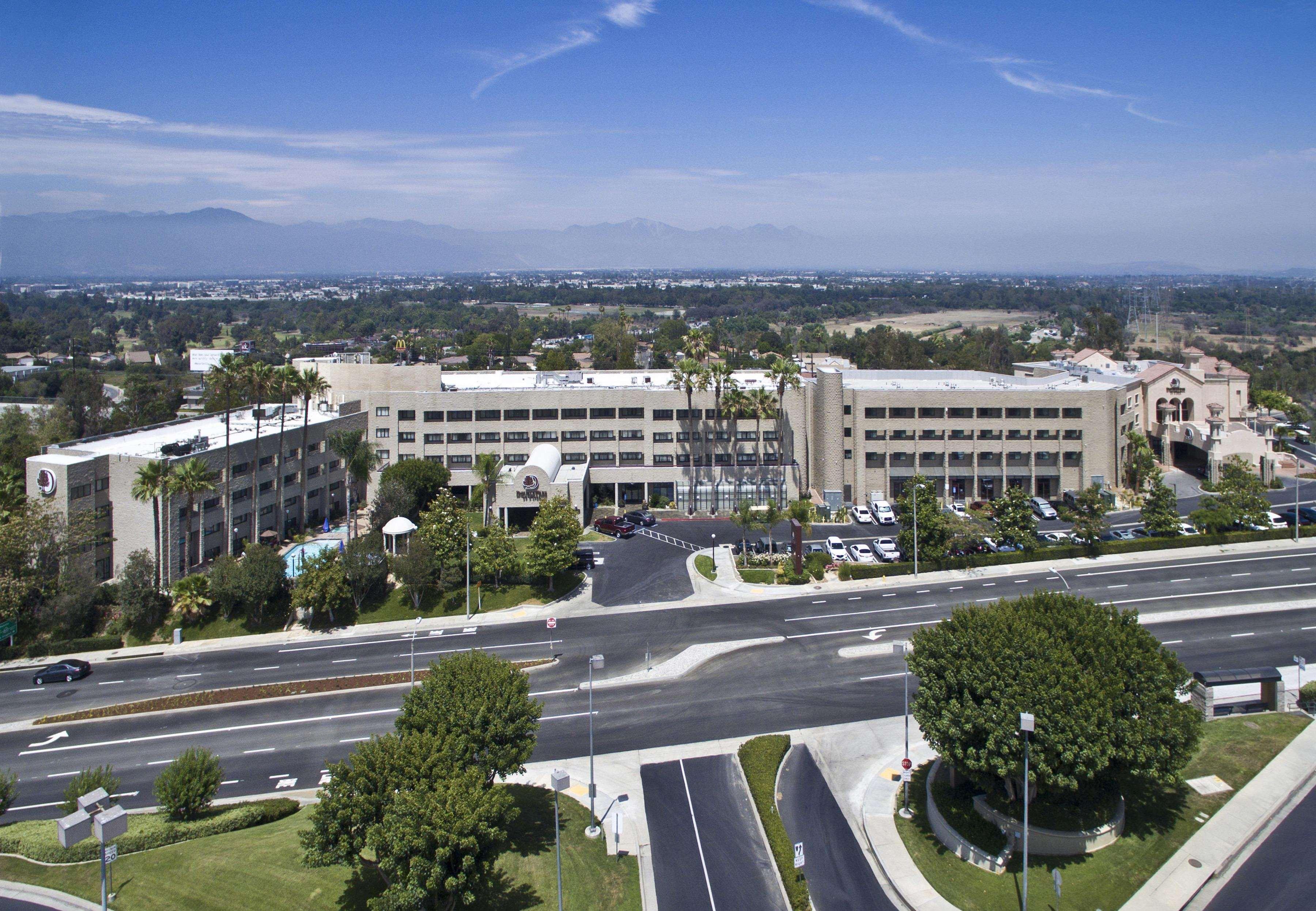 Hotel Doubletree By Hilton Rosemead Exterior foto
